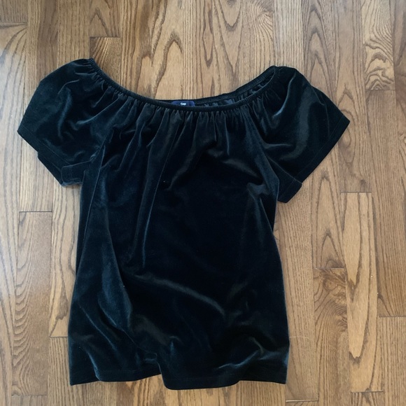 Black velvet off the shoulder top - Picture 2 of 3